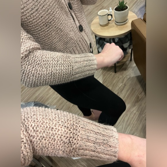 NWOT Blush Pink Boxy Crop Cardigan - Picture 3 of 8